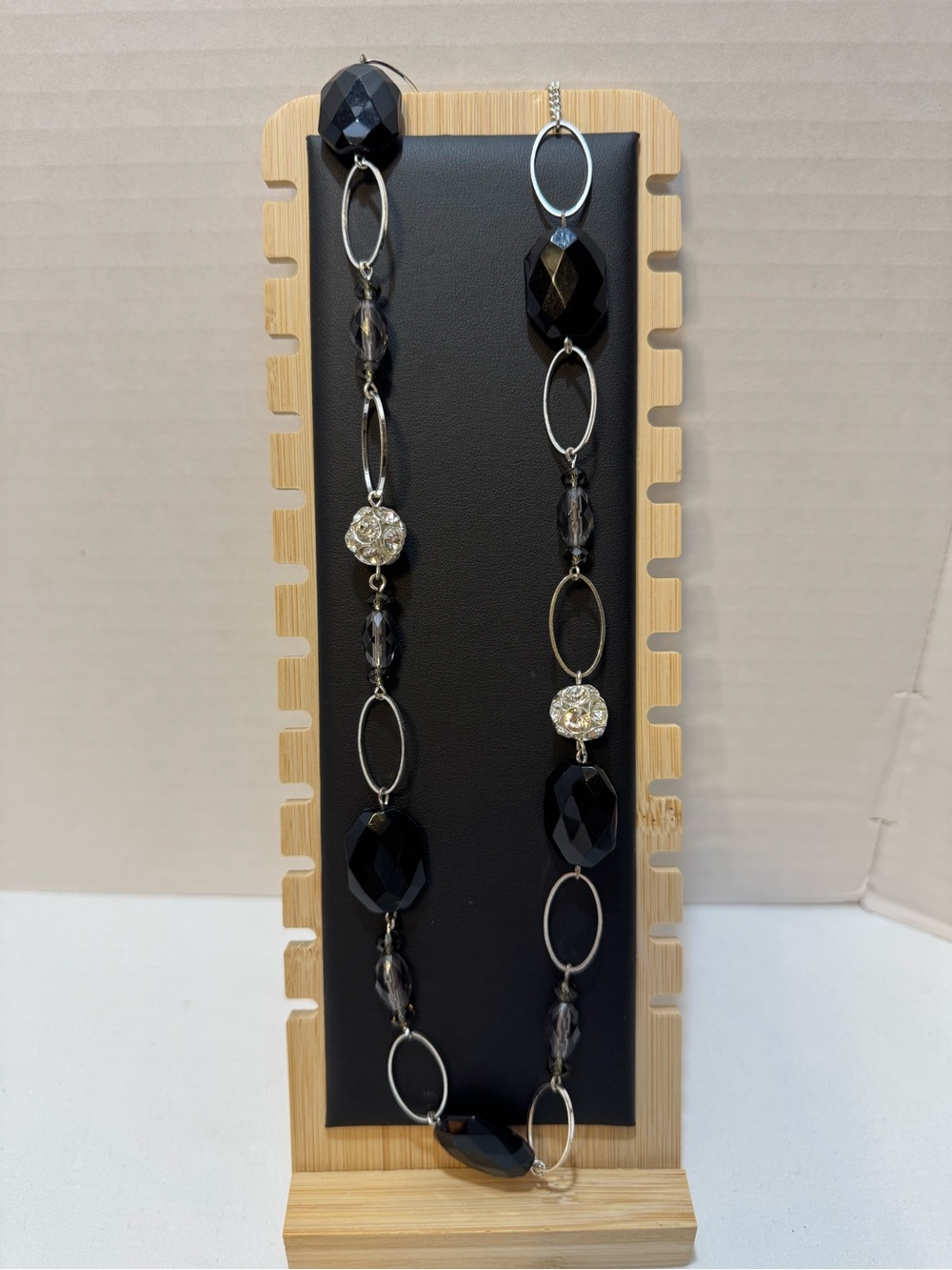 Elegant Black Bead and Silver Link Necklace - Women Jewelry
